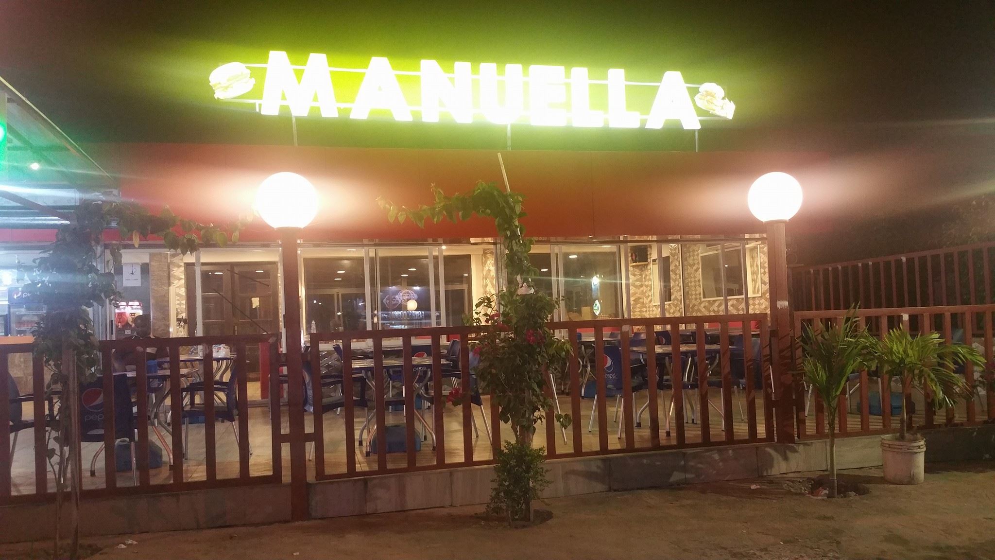 RESTAURANT MANUELLA